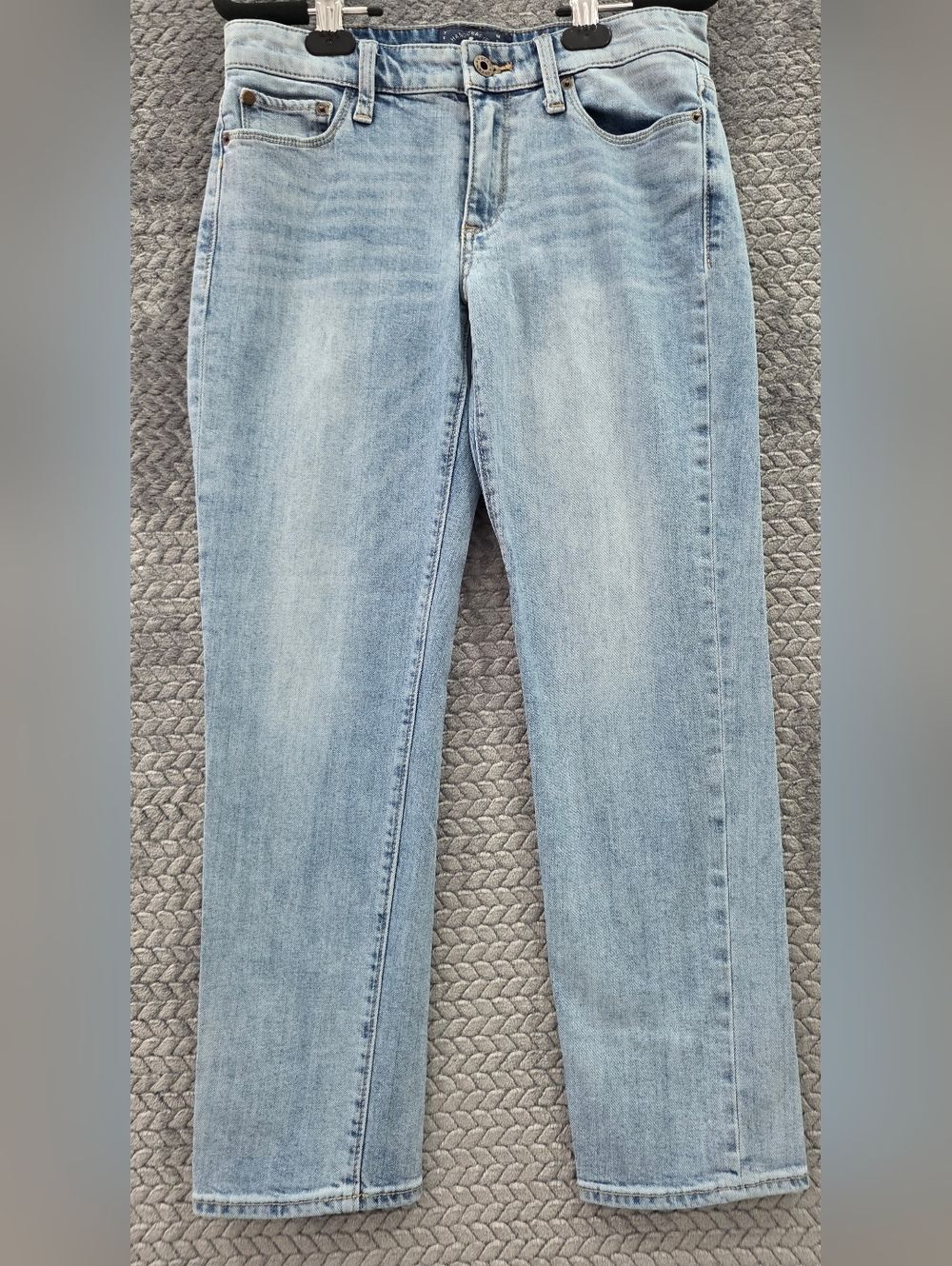 Lucky Brand Light Wash Straight-Leg Jeans- size 4/27